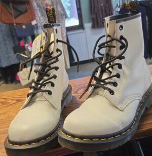 Dr. Martens 1460 Women's White Leather Lace-Up Ankle Combat Boots US 8 EU 39